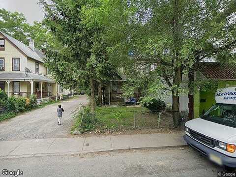 E 4Th St, LAKEWOOD, NJ 08701