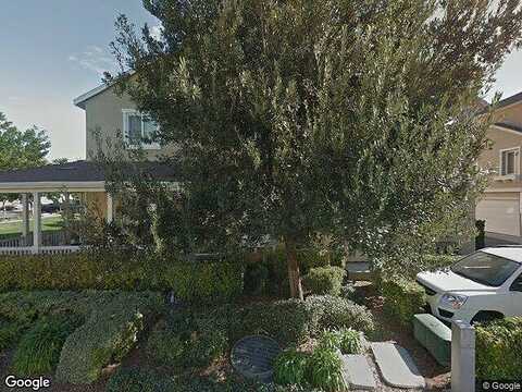 Birdfeeder, CHINO, CA 91708