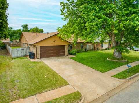 1520 NE 2nd Street, Moore, OK 73160