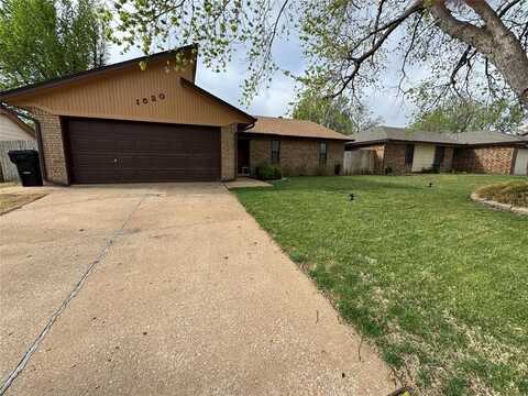 1520 NE 2nd Street, Moore, OK 73160
