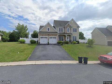 Fox Crest, STAUNTON, VA 24401
