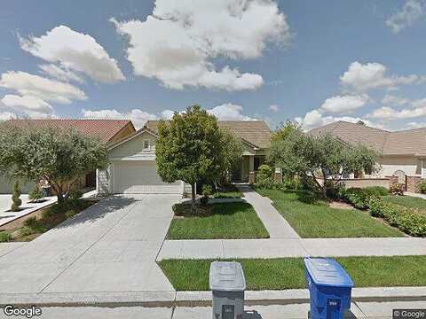 Nadine, CLOVIS, CA 93619
