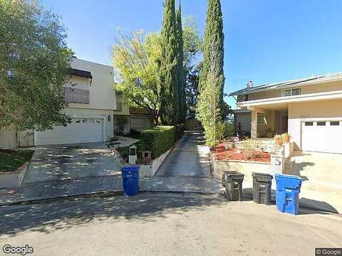 Gayle, TARZANA, CA 91356