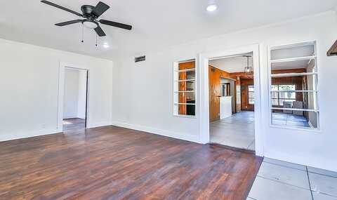 17Th, LUBBOCK, TX 79401
