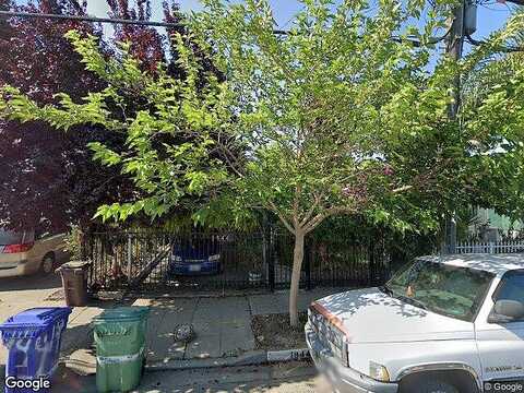 Pine, SAN PABLO, CA 94806