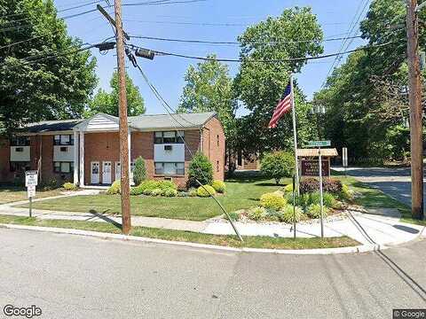 Colonial Dr Apt B, LITTLE FALLS, NJ 07424