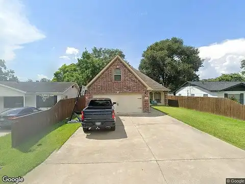 10Th, PORT NECHES, TX 77651