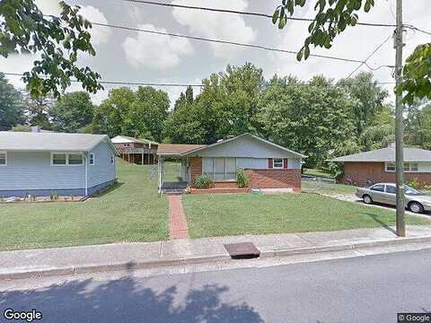 Oak, ROCKY MOUNT, VA 24151