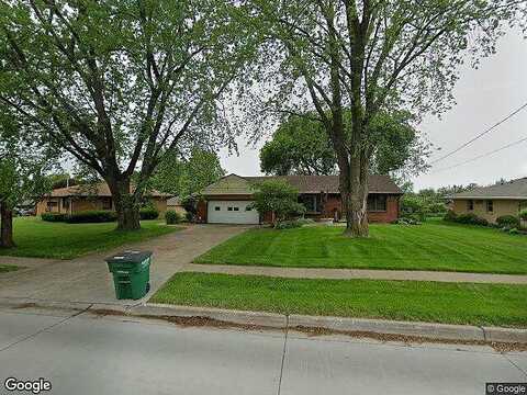 70Th, WINDSOR HEIGHTS, IA 50324