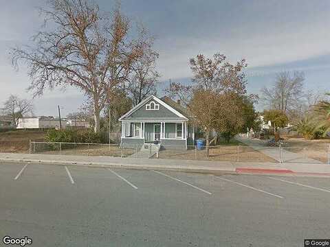 8Th, HANFORD, CA 93230