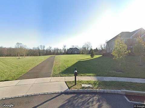 Jase, NEWTOWN, PA 18940