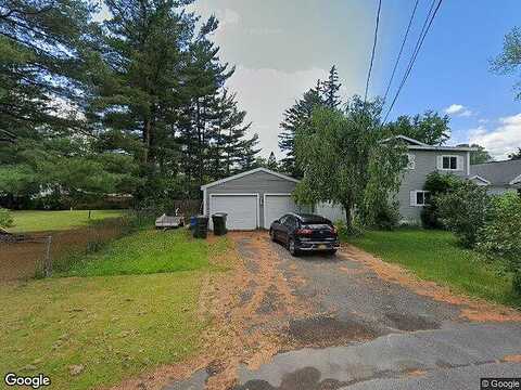 Middle St, COHOES, NY 12047
