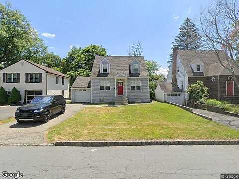 Mccall Ave, LIVINGSTON, NJ 07039