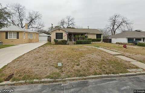 Summit, SAN ANTONIO, TX 78228