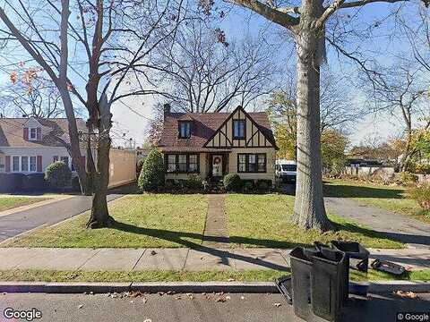 Alameda Ct, SHREWSBURY, NJ 07702