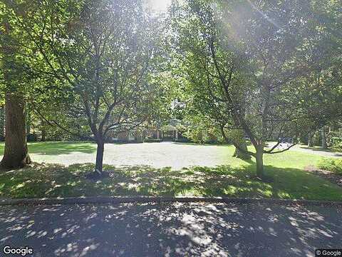 Stork Ct, UNION BEACH, NJ 07735
