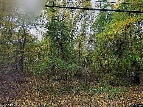 Peconic Bay Blvd, RIVERHEAD, NY 11901