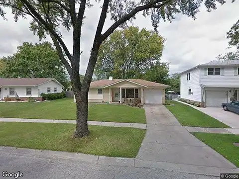 Holly, ELK GROVE VILLAGE, IL 60007