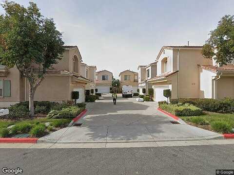 Crown Court, VALENCIA, CA 91354