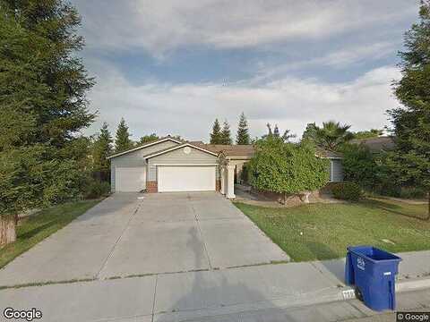 14Th, KINGSBURG, CA 93631
