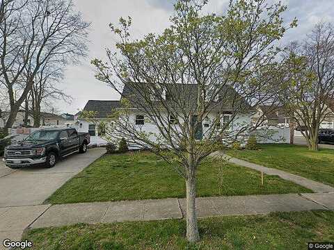 Marle, BELLMORE, NY 11710
