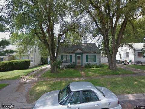 Court, WASHINGTON, IL 61571