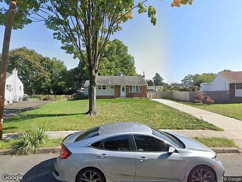 Malinda, BRISTOL, PA 19007