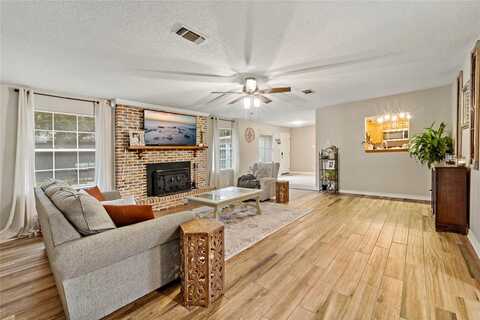 695 SE 32ND Street, Paris, TX 75460