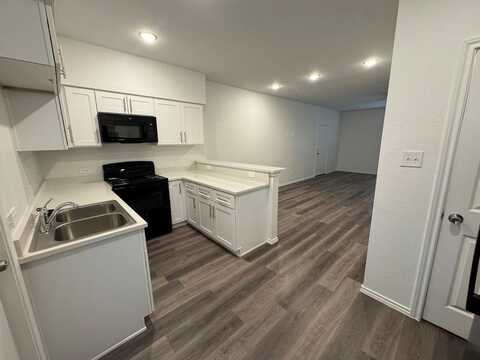 11234 Park Central Place, Dallas, TX 75230