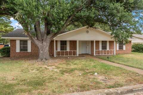 1801 S Florey Avenue, Mount Pleasant, TX 75455