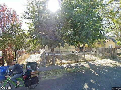 16Th, SACRAMENTO, CA 95820