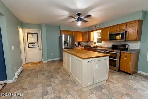 Moore Hill, STEPHENTOWN, NY 12168