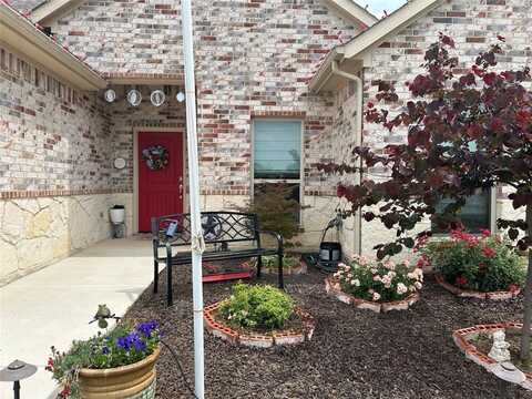 540 Islet Drive, Runaway Bay, TX 76426