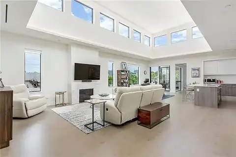 Cole Ave, Dallas, TX 75204