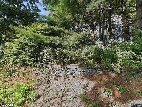 Hawthorne, DERBY, CT 06418