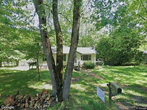Linda, ELLENVILLE, NY 12428