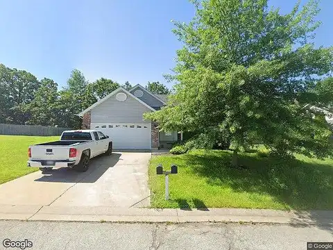 Village Circle, WINFIELD, MO 63389