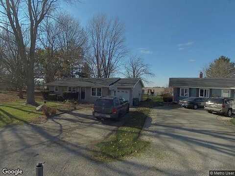 Oak Circle, ARTHUR, IL 61911
