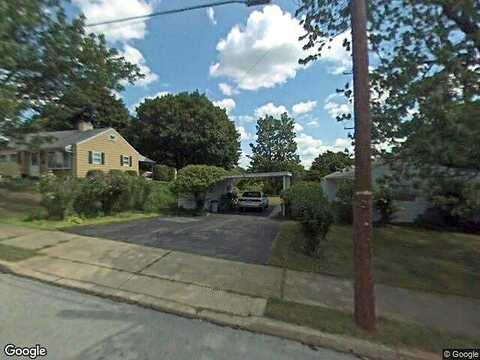 Pine St, SHOEMAKERSVILLE, PA 19555