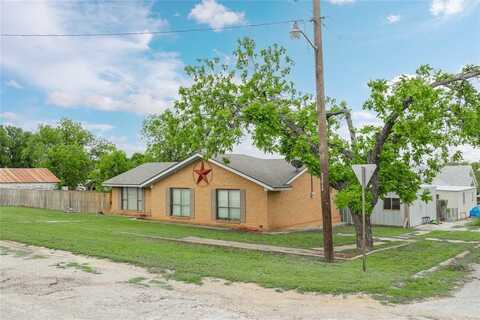 807 Avenue A, Santa Anna, TX 76878