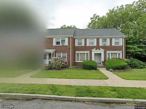 Meadowbrook Pl, MAPLEWOOD, NJ 07040