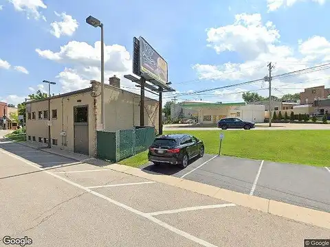 Larkspur Ln, WOODSTOCK, IL 60098