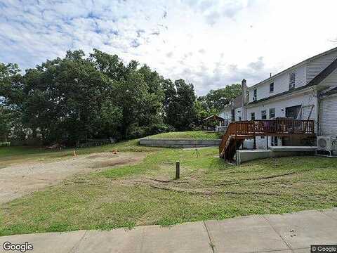 Rayner St, BLACKSTONE, MA 01504