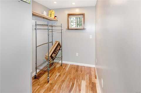 South, CAZENOVIA, NY 13035