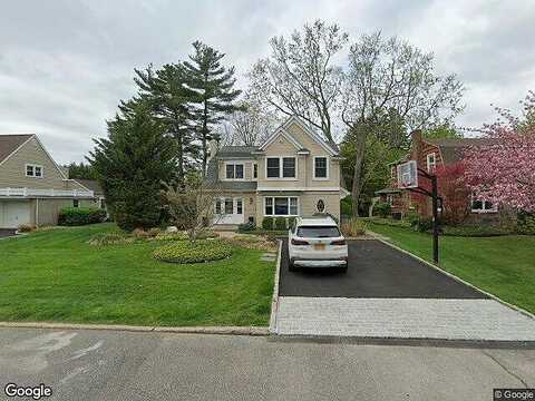 Colony, ROSLYN HEIGHTS, NY 11577