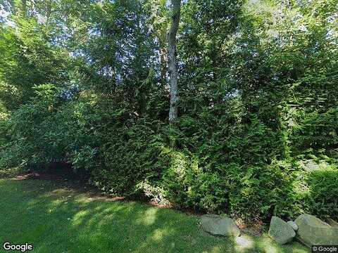 Hedges Banks, EAST HAMPTON, NY 11937