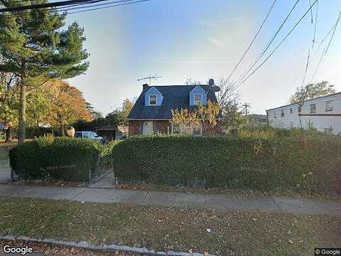 Broadway, WESTBURY, NY 11590