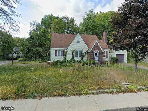 Oak, SPRINGVALE, ME 04083