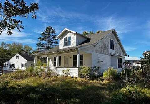 Clunis, HADLEY, NY 12835