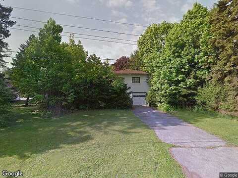 Halstead, HYDE PARK, NY 12538
